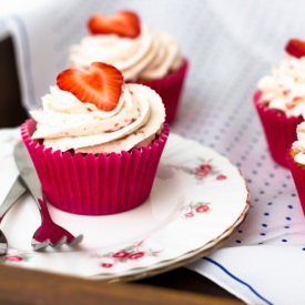 Strawberry and Cream Cupcakes - Recipe photo by Sunday Baking