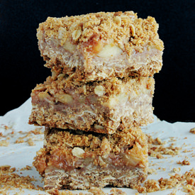Oatmeal Apple Pie Bars - Recipe photo by Beyondfrosting