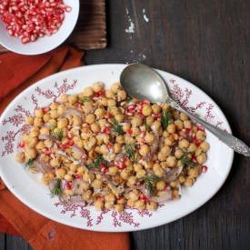 SPICY GARBANZO AND PEANUT SALAD - Recipe photo by foodfashionparty