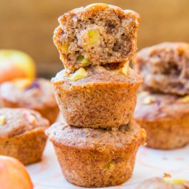 Vegan Chunky Apple Cinnamon Muffins - Recipe photo by Averie