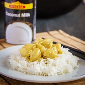 Chicken with Coconut Milk and Curry - Recipe photo by Licuta Marin