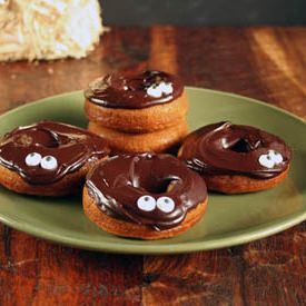 Baked Pumpkin Donuts for Halloween - Recipe photo by mondaymorningdonut