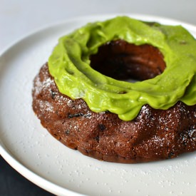 Almost Vegan Chocolate Avocado Cake - Recipe photo by msihua