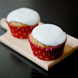 Oatmeal Cream Pie Cupcakes - Recipe photo by evabakes