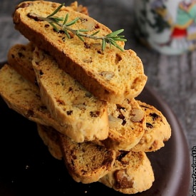 Sundried Tomato & Rosemary Biscotti - Recipe photo by easyfoodsmith
