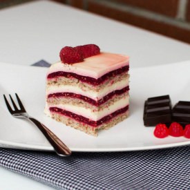 Raspberry Vanilla Cream Cake - Recipe photo by momsdish