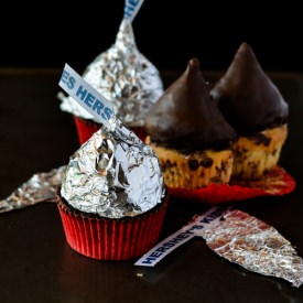 Hershey Kiss Cupcake - Recipe photo by moonblush baker