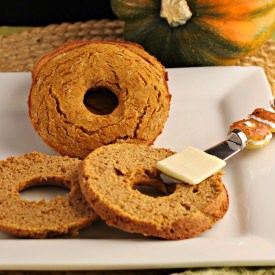 Low Carb Pumpkin Bagels - Recipe photo by beautyandthefoodie