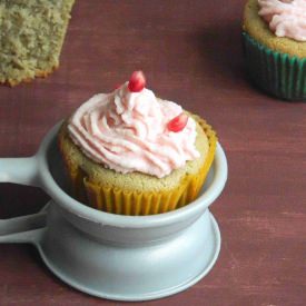 POM Cupcakes & Cream Cheese Frosting - Recipe photo by Nitha Kitchen