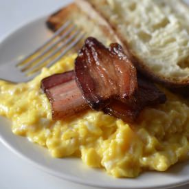 Perfect Scrambled Eggs and Bacon - Recipe photo by ManyKitchens.com