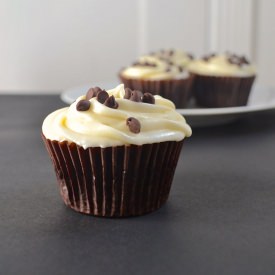 Black and White Cupcake - Recipe photo by thepreppedchef