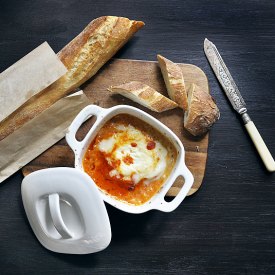 Baked Goat Cheese with Spicy Sauce - Recipe photo by MeLia