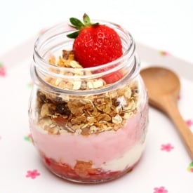 Healthy Strawberry Parfaits - Recipe photo by misstamchiak