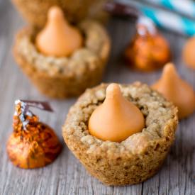 Pumpkin Spice Oatmeal Cookie Cups - Recipe photo by crazyforcrust