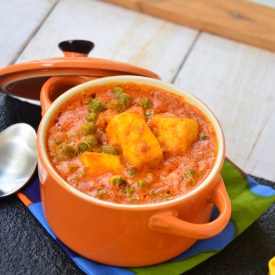 Matar Paneer - Recipe photo by cubesnjuliennes