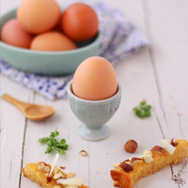 Boiled Egg with Hazelnut Bread - Recipe photo by Fraiseetbasilic