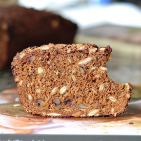 Easy Buttermilk Loaf with Nuts - Recipe photo by bitter baker