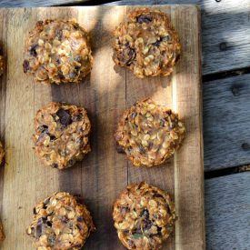 Oat and Raisin Chocolate Cookies - Recipe photo by Sugar and Cinnamon
