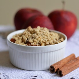 Apple, Pear & Dried Fruits Crumble - Recipe photo by whiness