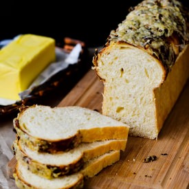 Cheesy Pesto Crusted Loaf - Recipe photo by moonblush baker
