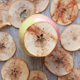 Cinnamon & Sugar Apple Chips - Recipe photo by kneadtocook