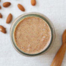 Almond Date Banana Shake - Recipe photo by deliciouslyella