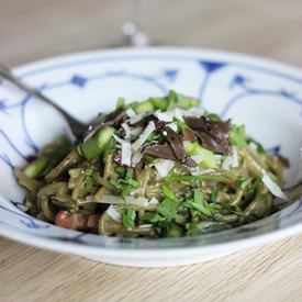 Carbonara with Seaweed Pasta - Recipe photo by GASTROmad