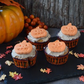 Halloween Pumpkin Cupcakes - Recipe photo by bettyskitchen.nl