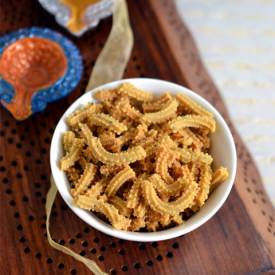 Besan Murukku - Recipe photo by Indian Khana