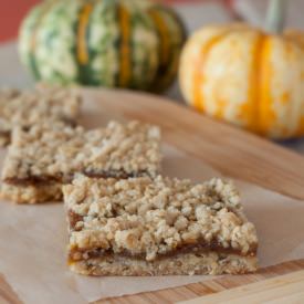 Pumpkin Pie Oatmeal Bars - Recipe photo by freeeats