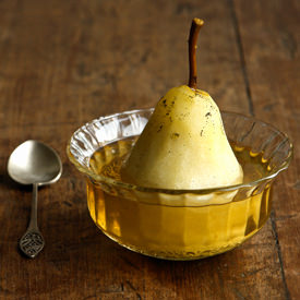 Pears Poached with Vanilla - Recipe photo by onionchoco
