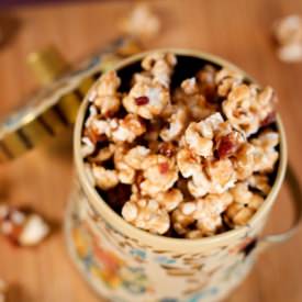Bacon Bourbon Caramel Popcorn - Recipe photo by bakepedia