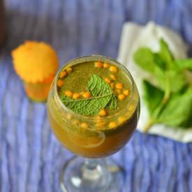 Pani Puri / Gol Gappe - Recipe photo by The veggie Indian