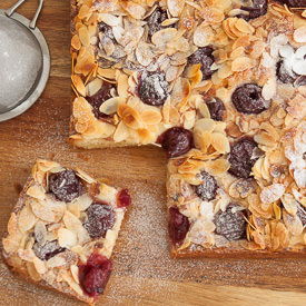 Almond-Cherry Cake - Recipe photo by Carolines Blog