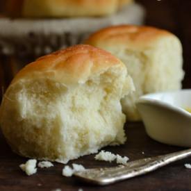 Easy Dinner Rolls - Recipe photo by Kurryleaves