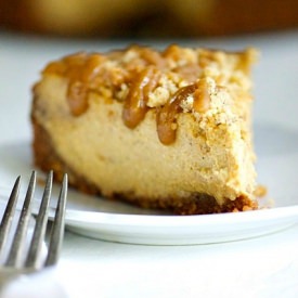 Vegan Caramel Pumpkin Cheesecake - Recipe photo by NamelyMarly