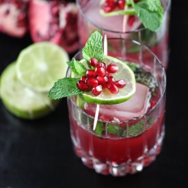 Christmas Tree Cocktails - Recipe photo by ringfingertanline