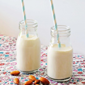 Almond Milk - Recipe photo by mylalakitchen
