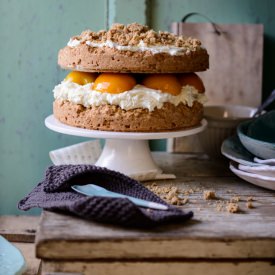 Peach Cake with Cheese Cream - Recipe photo by Somewhere Ove The Kitchen