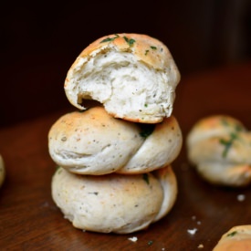 Parmesan Herb Rolls - Recipe photo by Yammie