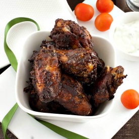 Buffalo Style WIngs - Recipe photo by manusmenu