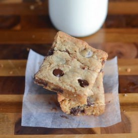 Chocolate Chip Blondies - Recipe photo by Immaculatebites