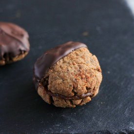 Chocolate caramel gingersnaps - Recipe photo by chocolatechoufleur
