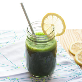 Apple + Kale Green Juice - Recipe photo by thesassylife