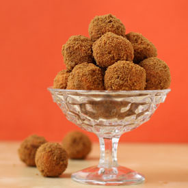 Pumpkin Gingerbread Truffles - Recipe photo by Hungry Happenings