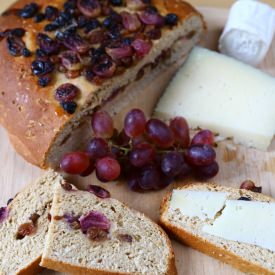 Sweet Grape Bread - Recipe photo by blanblan