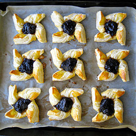 Finnish Christmas Jam Tarts - Recipe photo by Wonderland