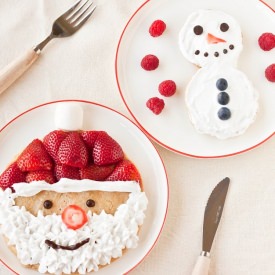 Santa and Snowman Pancakes - Recipe photo by taste of Japan