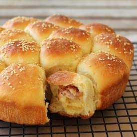 Stuffed Buns (Danubio) - Recipe photo by ChillyFrosting