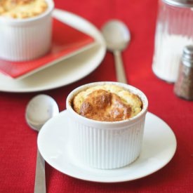 Herbed Manchego Cheese Soufflé - Recipe photo by Maniche